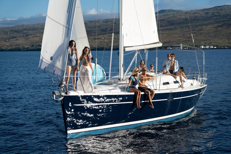 Some of these routes may even be available as a part. Hawaii Sail Charters Kona Sailing Tours Sunset Sail Snorkeling Adventures Activities Kona Sailing Tours Hawaii Sail Charters