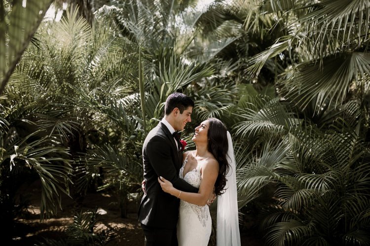 We provide only the best wedding professionals and vendors who have years of experience in the hawaii wedding industry. 10 Best Places To Elope In Hawaii In 2021 Hawaii Elopement Photographer California Elopement Photographer Sarah Linda Photography