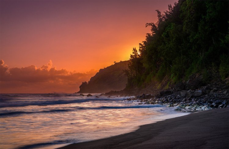 Hawaii might've just grew another island after the ongoing kilauea volcano eruption created a small block of land in the ocean. 4 Incredible Spots To Watch A Sunrise On The Big Island Hawaii Photography Tours
